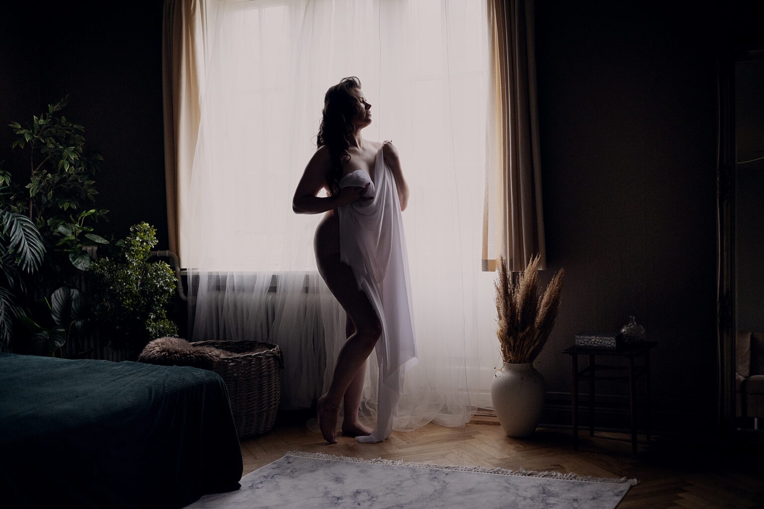 nude in the sheets bou